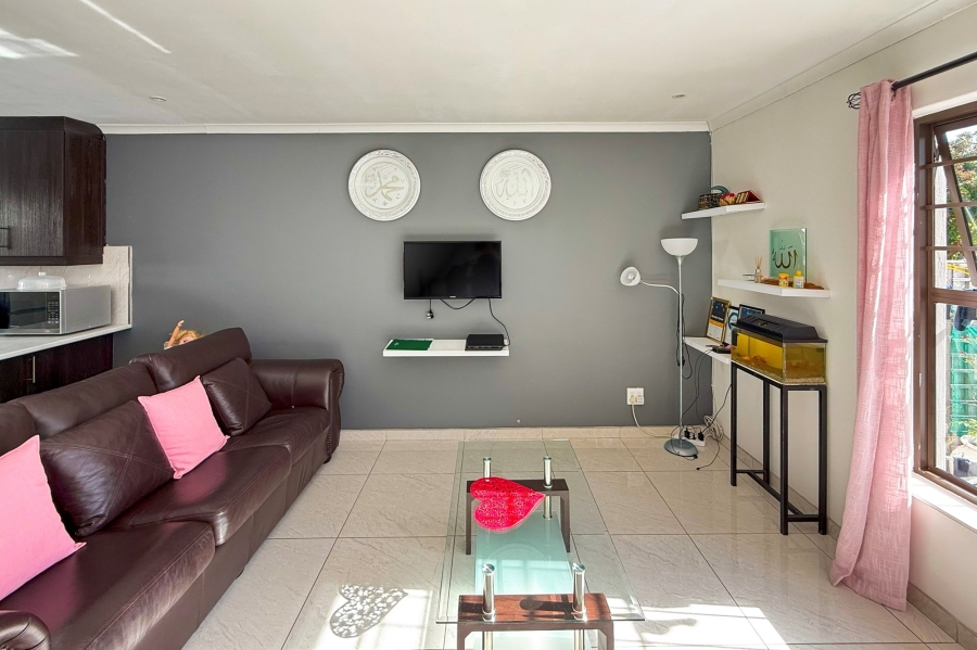 2 Bedroom Property for Sale in Welgelegen Western Cape